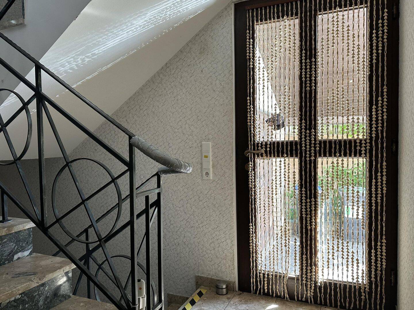 Immobilie in Horn-Bad Meinberg - Erdgeschosswohnung mit Wintergarten im 2-Familienhaus- ruhige Wohnlage - Bild 3