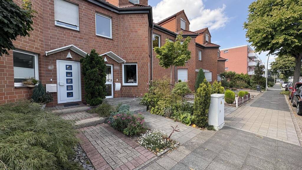 Reihenmittelhaus zum Kauf 453.000 € 4 Zimmer 126 m² 220 m² Grundstück Hochheide Duisburg 47198