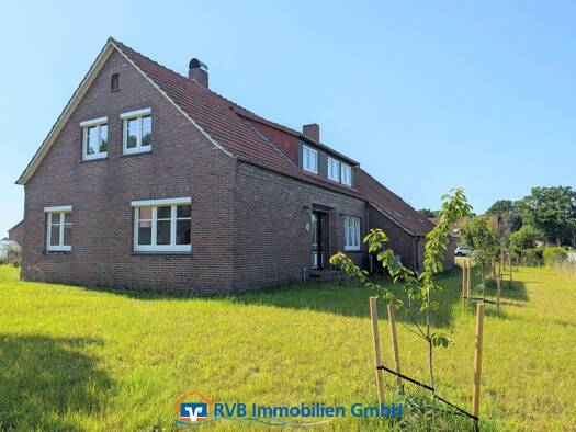 Haus zum Kauf 375.000 € 6 Zimmer 158,5 m² 7.387 m² Grundstück Poghausen Uplengen 26670