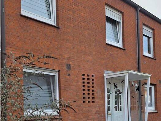 Reihenmittelhaus zum Kauf 239.000 € 5 Zimmer 120 m² 199 m² Grundstück Barenburg Emden 26721