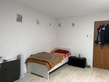 Wohnung zur Miete 290 € 5 Zimmer 17 m² Geschoss 2/2 Hohler Weg 9 Siegen Siegen 57072