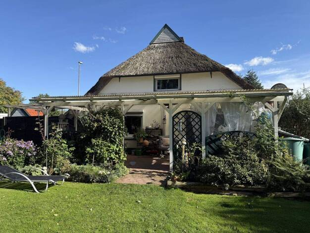 Haus zum Kauf 225.000 € 4 Zimmer 129 m² 1.529 m² Grundstück Atenser Allee 107 Nordenham Nordenham 26954