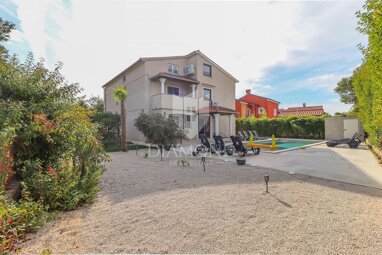 Haus zum Kauf 1.245.000 € 11 Zimmer 340 m² 655 m² Grundstück Porec center 52440