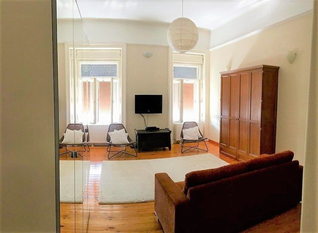 Wohnung zum Kauf 270.000 € 1 Zimmer 42 m²<br/>Wohnfläche Budapest 1056