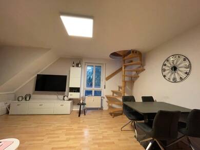 Wohnung zur Miete 590 € 2 Zimmer 63,2 m² Dachgeschoss, 2. Geschoss Im Lerchenfeld 16 Saal Saal an der Donau 93342