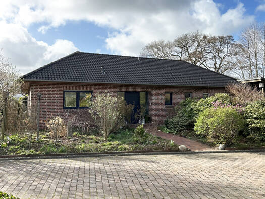 Einfamilienhaus zum Kauf 365.000 € 3 Zimmer 124 m² 650 m² Grundstück Zetel 26340