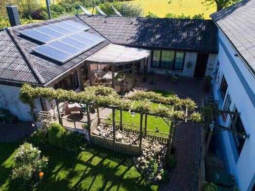 Villa zum Kauf 600 m² 7.391 m² Grundstück Hauptstr. 24, 24a Rüde Mittelangeln 24986