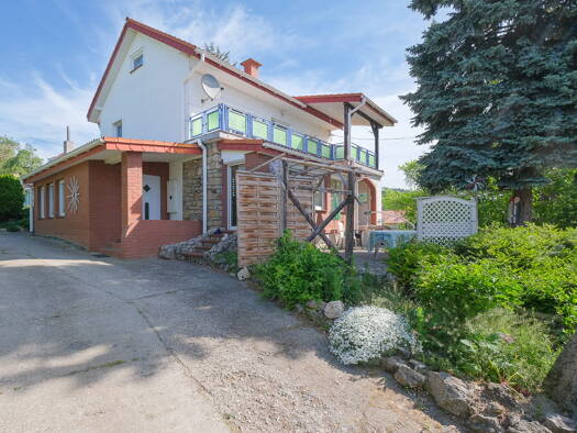 Einfamilienhaus zur Miete 800 € 4 Zimmer 194 m² 700 m² Grundstück frei ab 01.11.2026 Vonyarcvashegy 8314