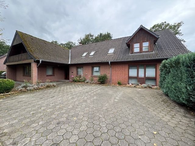 Mehrfamilienhaus zum Kauf 350.000 € 11 Zimmer 289 m²<br/>Wohnfläche 1.043 m²<br/>Grundstück ab sofort<br/>Verfügbarkeit Heber Schneverdingen 29640