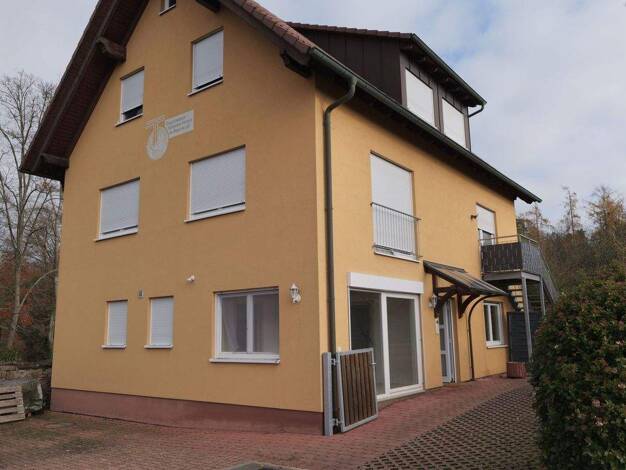 Einfamilienhaus zur Miete 1.400 € 12 Zimmer 276 m² 400 m² Grundstück Großheubach 63920