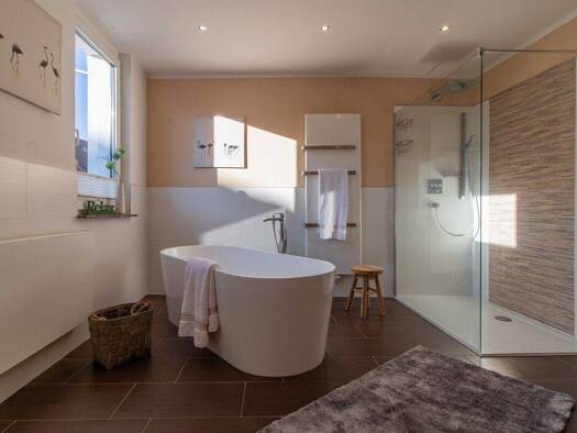 Einfamilienhaus zum Kauf 239.000 € 9 Zimmer 169,7 m² 450 m² Grundstück frei ab sofort Glauchau Glauchau 08371