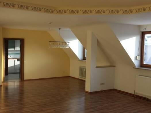 Wohnung zur Miete 980 € 3 Zimmer 103 m² 2. Geschoss frei ab 01.05.2026 Nürnberger Str 10 a Neumarkt Neumarkt in der Oberpfalz 92318