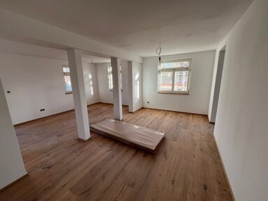 Wohnung zur Miete 1.250 € 3 Zimmer 92 m² 1. Geschoss frei ab sofort Hauptstraße 51 Rückersdorf Rückersdorf 90607