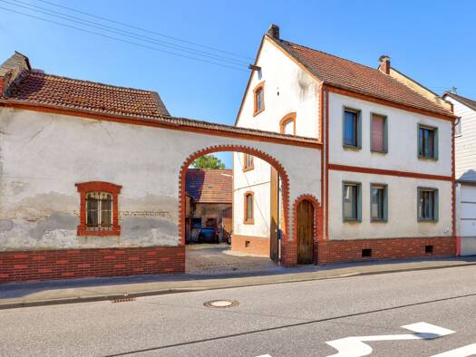 Haus zum Kauf provisionsfrei 640.000 € 6 Zimmer 122 m² 771 m² Grundstück frei ab sofort Nordenstadt Wiesbaden 65205
