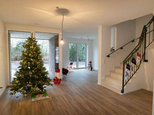 Reihenmittelhaus zur Miete - Erstbezug 1.710 € 6 Zimmer 122 m² 165 m² Grundstück frei ab sofort Friedrichsfehn Edewecht / Friedrichsfehn 26188