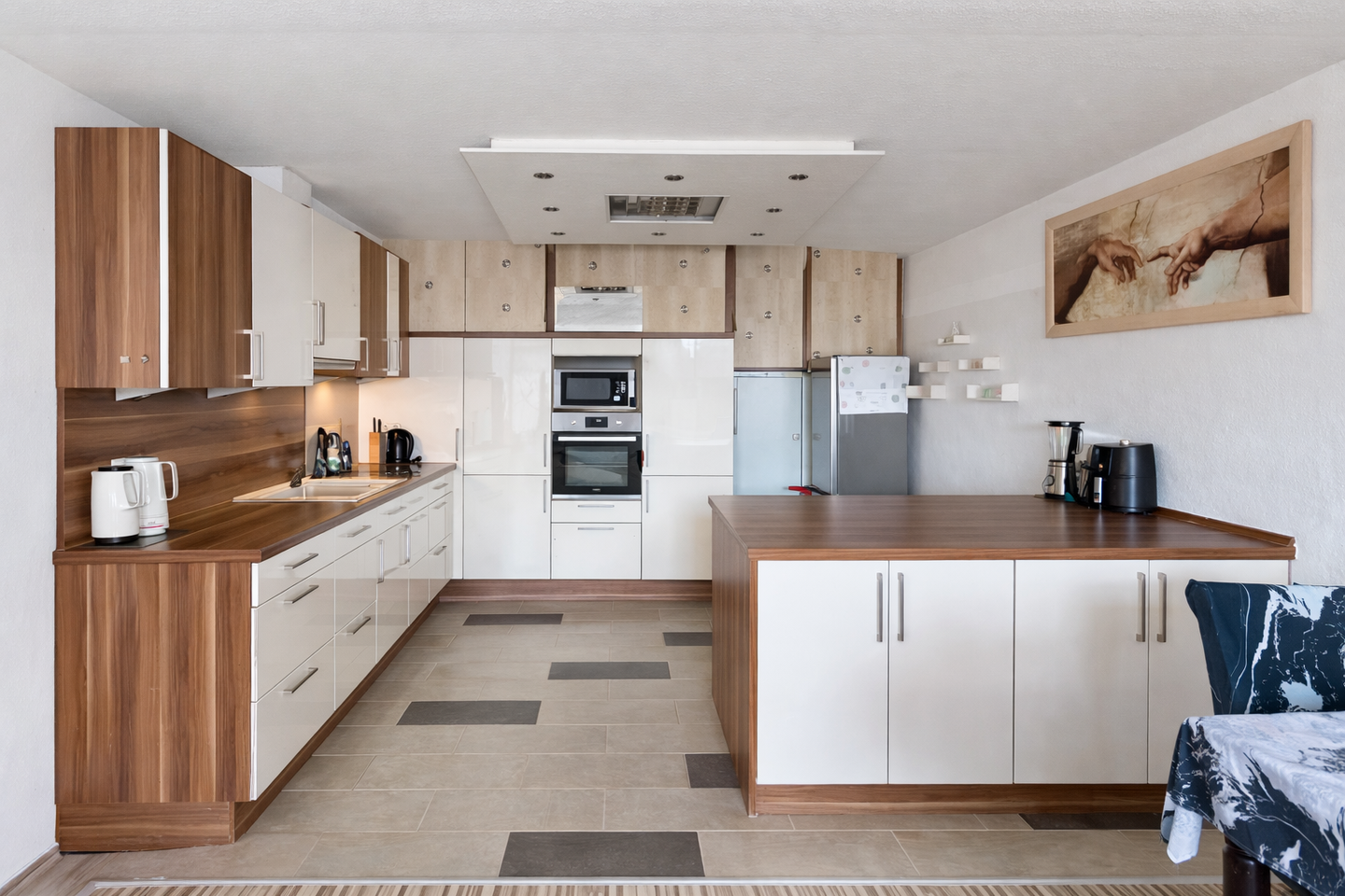 Immobilie in Burgkirchen an der Alz - Renovierungsbedürftige 5 Zimmer Wohnung mit Balkon und viel Potenzial - Bild 3