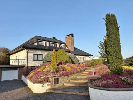 Einfamilienhaus zum Kauf 399.000 € 9 Zimmer 250 m² 1.643 m² Grundstück Bleialf 54608