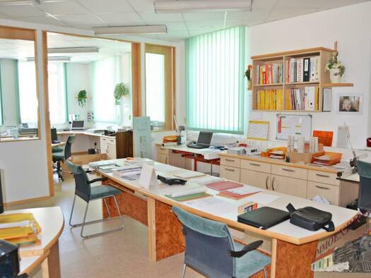 Ladenfläche zur Miete 1.348 € 5 Zimmer 81 m² Verkaufsfläche Schwadorf 2432