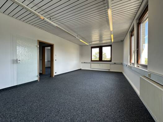 Bürogebäude zur Miete 11,45 € 7 Zimmer 165 m² Bürofläche Zuffenhausen Stuttgart 70173