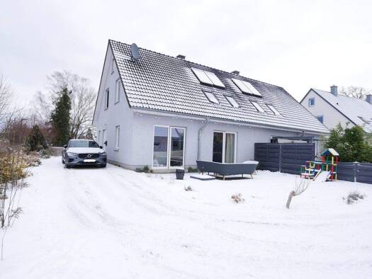 Doppelhaushälfte zur Miete 1.600 € 4 Zimmer 113 m² 300 m² Grundstück frei ab 01.04.2026 Zierow 23968