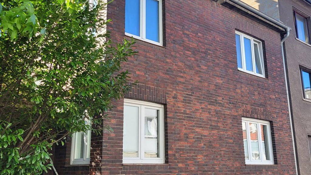 Einfamilienhaus zum Kauf provisionsfrei 345.000 € 9 Zimmer 170 m² 432 m² Grundstück Mittelmeiderich Duisburg 47137