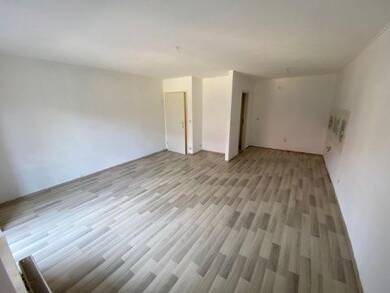 Wohnung zum Kauf 76.500 € 2 Zimmer 56 m² frei ab 01.07.2025 Manebach Ilmenau / Langewiesen 98693