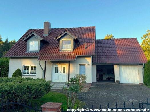 Einfamilienhaus zum Kauf 309.000 € 4 Zimmer 109,7 m² 1.177 m² Grundstück Geisendorf Neupetershain 03103