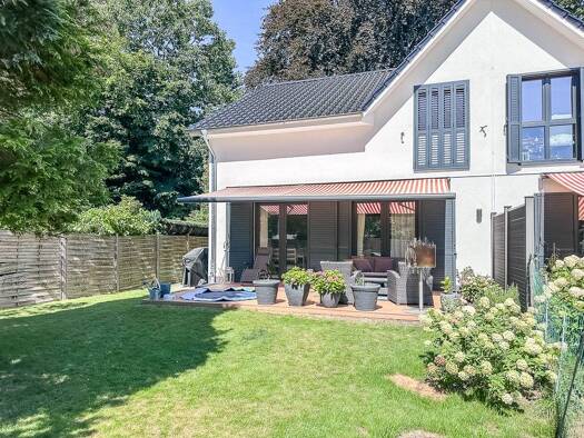 Doppelhaushälfte zum Kauf 849.000 € 4 Zimmer 117,9 m² 460 m² Grundstück Grundherrenstraße 13 Rahlstedt Hamburg 22143