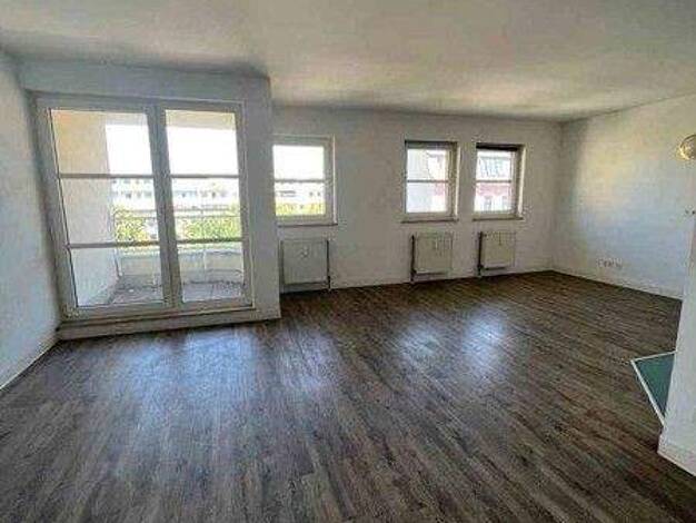 Wohnung zur Miete 508 € 2 Zimmer 61,9 m² 4. Geschoss frei ab 31.01.2026 Berliner Str. 25 Friedrichstadt Dresden 01067