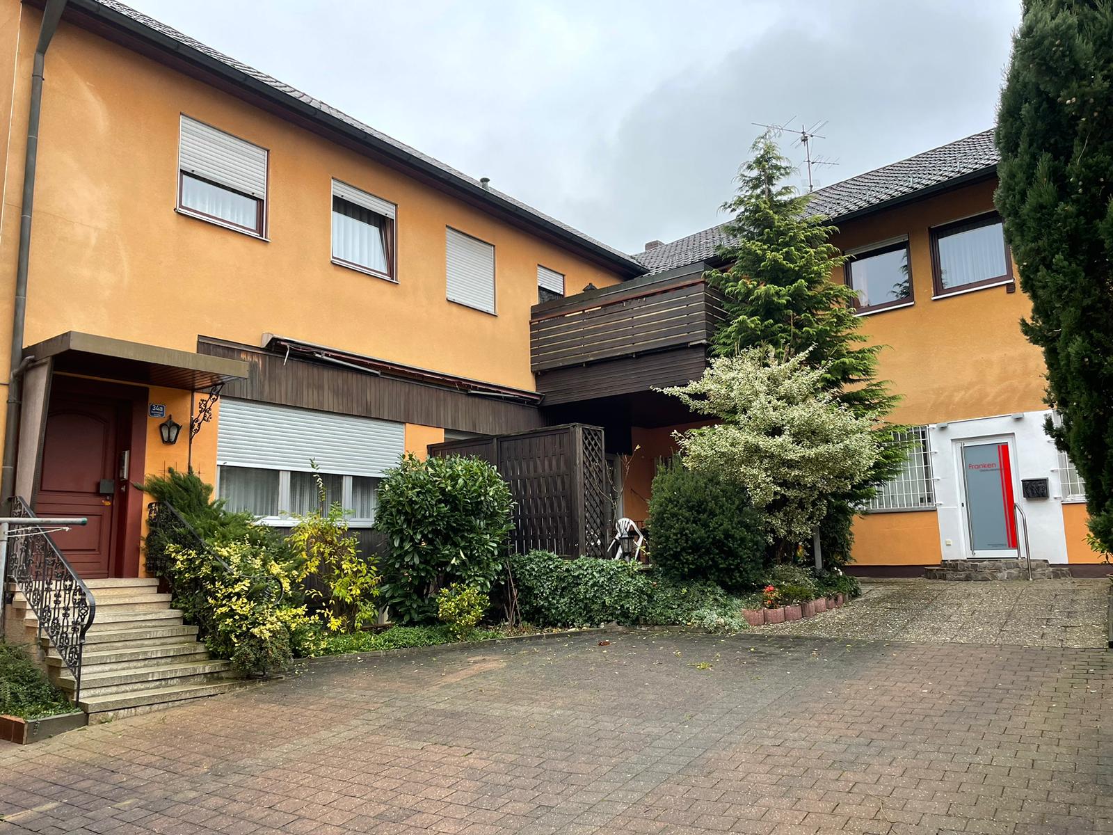 Haus zum Kauf 350.000 € 361 m²<br/>Wohnfläche 466 m²<br/>Grundstück Neustadt Neustadt an der Aisch 91413