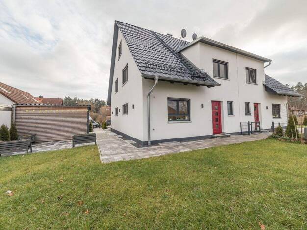 Doppelhaushälfte zur Miete 2.490 € 6 Zimmer 196 m² 425 m² Grundstück frei ab 01.04.2026 Am Obern Grott 4 Oberreichenbach 91097