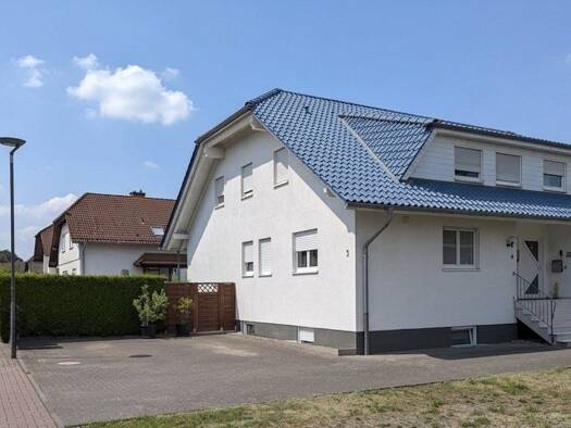 Doppelhaushälfte zum Kauf provisionsfrei 730.000 € 6 Zimmer 200 m² 331 m² Grundstück Gustav-Heinemann-Straße 3 Leihgestern Linden 35440