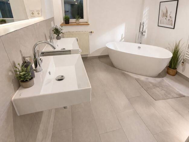 Wohnung zur Miete 765 € 3 Zimmer 109 m² 2. Geschoss frei ab 01.07.2026 Eisenbahnstr.11 Güstrow 18273