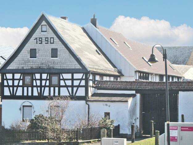 Bauernhaus zum Kauf provisionsfrei 94.000 € 8 Zimmer 284 m² 1.283 m² Grundstück Hohndorf Greiz 07973