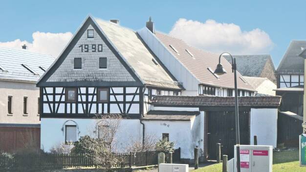 Bauernhaus zum Kauf provisionsfrei 94.000 € 8 Zimmer 284 m² 1.283 m² Grundstück Hohndorf Greiz 07973