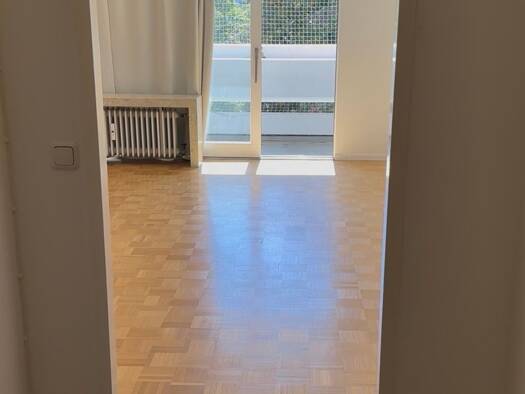 Wohnung zur Miete 1.250 € 1 Zimmer 35 m² Geschoss 3/16 frei ab sofort Elektrastraße 5 Bogenhausen München 81925