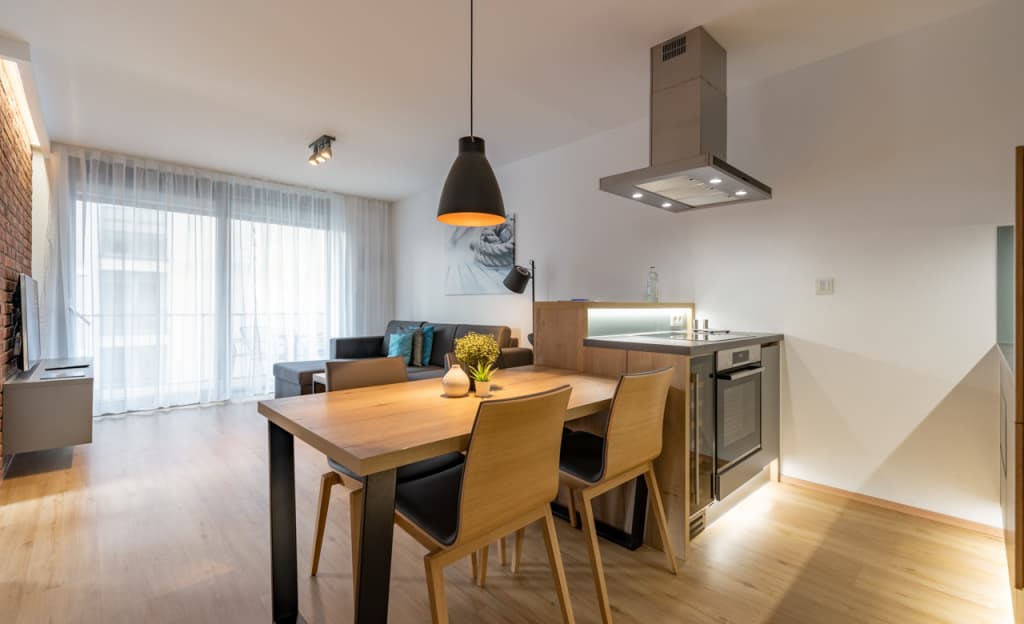 Wohnung zur Miete Wohnen auf Zeit 4.300 € 4 Zimmer 90,7 m²<br/>Wohnfläche 23.12.2024<br/>Verfügbarkeit Babostr. Innerer Osten Regensburg 93055