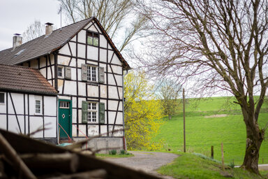 Bauernhaus zum Kauf provisionsfrei 1.200.000 € 5 Zimmer 200 m² 90.324 m² Grundstück Menden und Ickten Mülheim an der Ruhr 45470