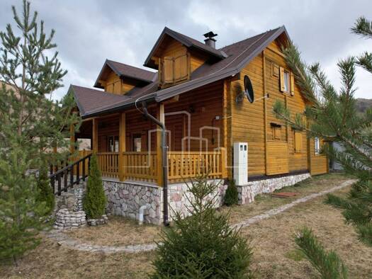 Einfamilienhaus zum Kauf 5 Zimmer 4.500 m² Grundstück Sarajevo 71220