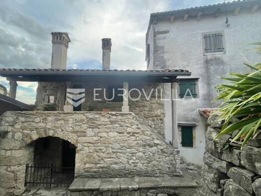 Haus zum Kauf 890.000 € 10 Zimmer 294 m² Hum Buzet