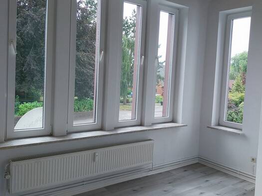Wohnung zur Miete 880 € 3 Zimmer 90 m² Geschoss 1/3 frei ab sofort Schleswiger Chaussee 13 Husum Husum 25813