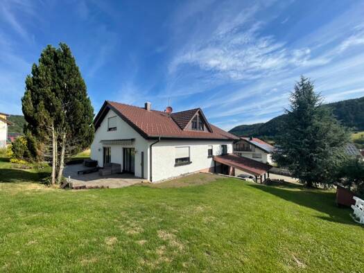 Einfamilienhaus zum Kauf 530.000 € 8 Zimmer 210 m² 688 m² Grundstück frei ab sofort Hausen Burladingen 72393