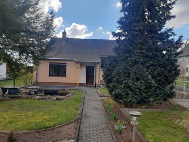 Haus zur Miete 1.000 € 3 Zimmer 148 m² 630 m² Grundstück frei ab sofort Durchwehna Laußig 04849