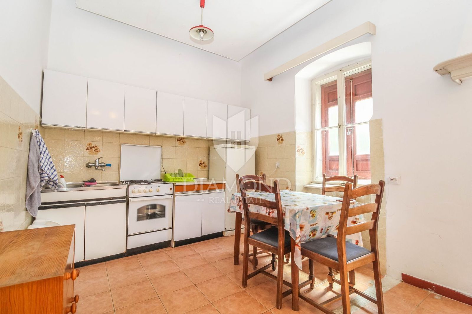 Haus zum Kauf 8 Zimmer 200 m²<br/>Wohnfläche 63 m²<br/>Grundstück Rovinj center 52210