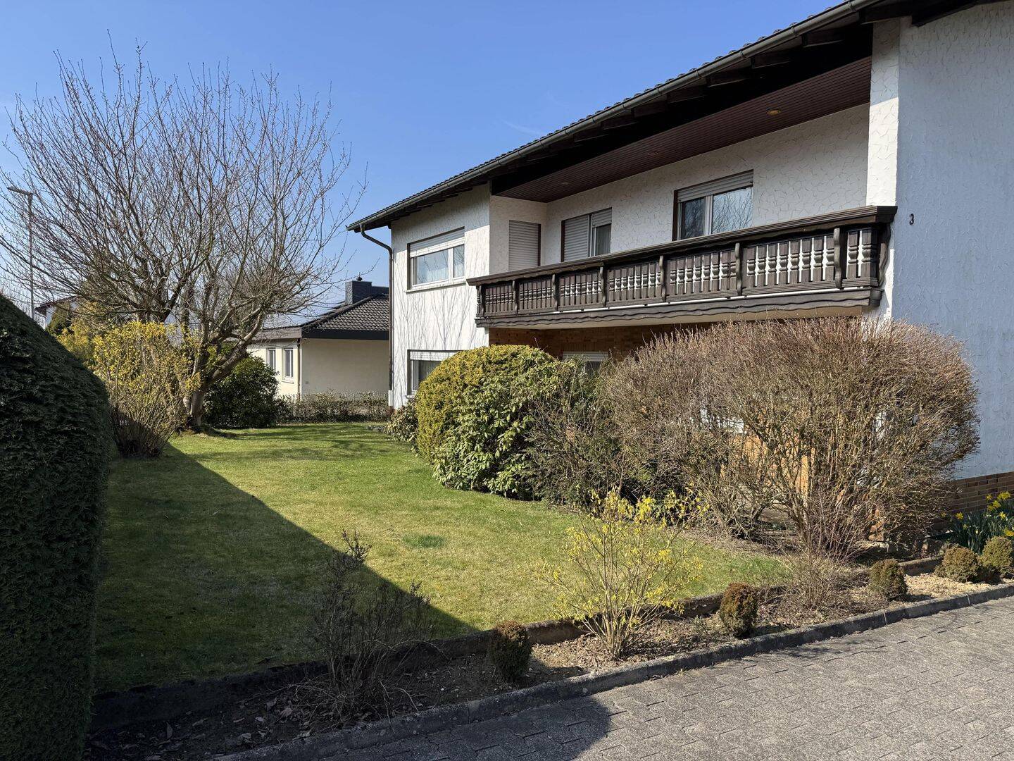 Immobilie in Ebsdorfergrund - Freiraum zum Leben - großes Zweifamilienhaus mit viel Garten! - Bild 3