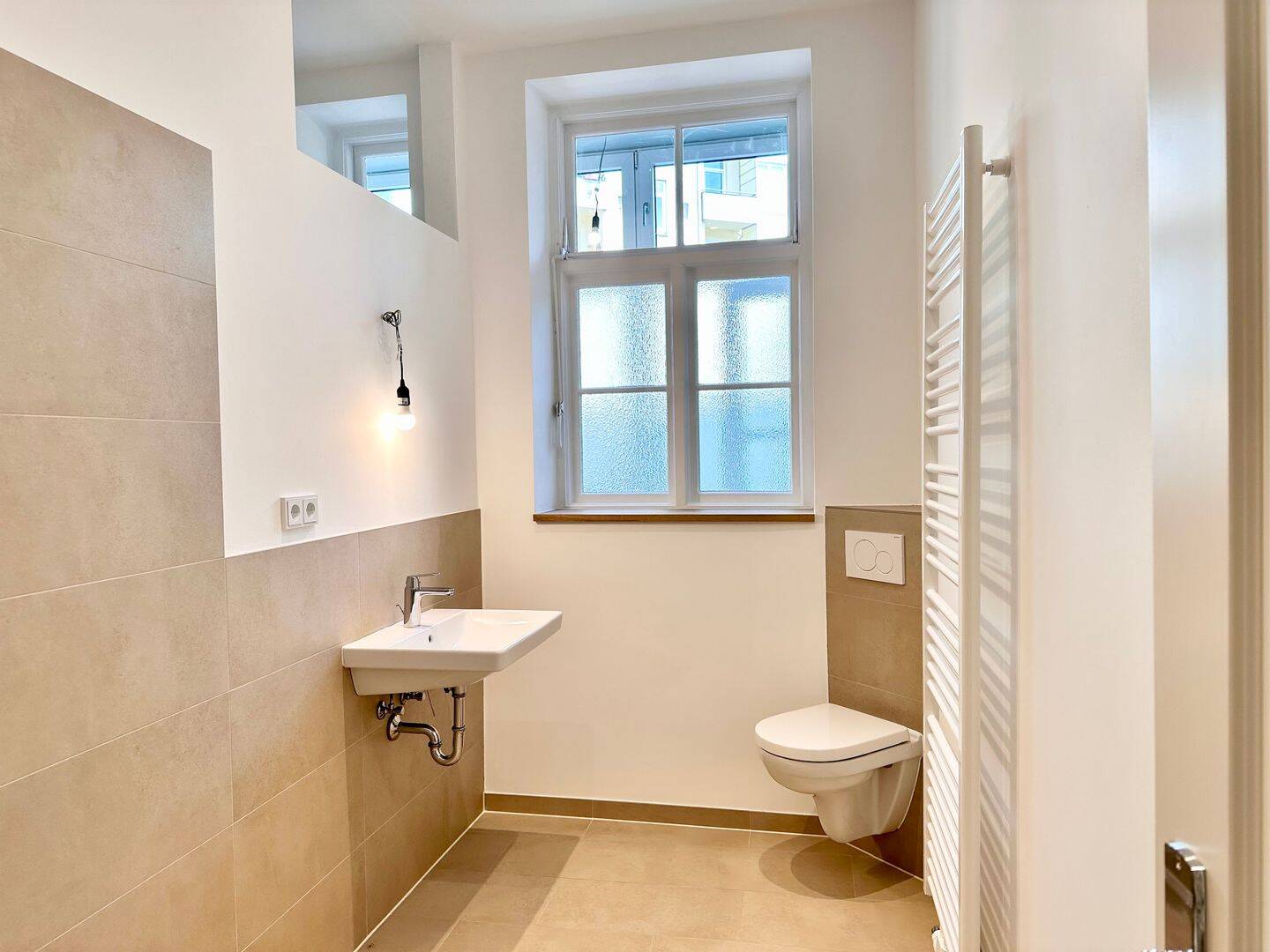 Kiel-Ravensberg, komplett (energetisch) sanierte, wunderschöne 3-Zi-Altbauwohnung mit Loggia im EG – Ahlmannstraße 24, 24118 Kiel – Vorschaubild 11