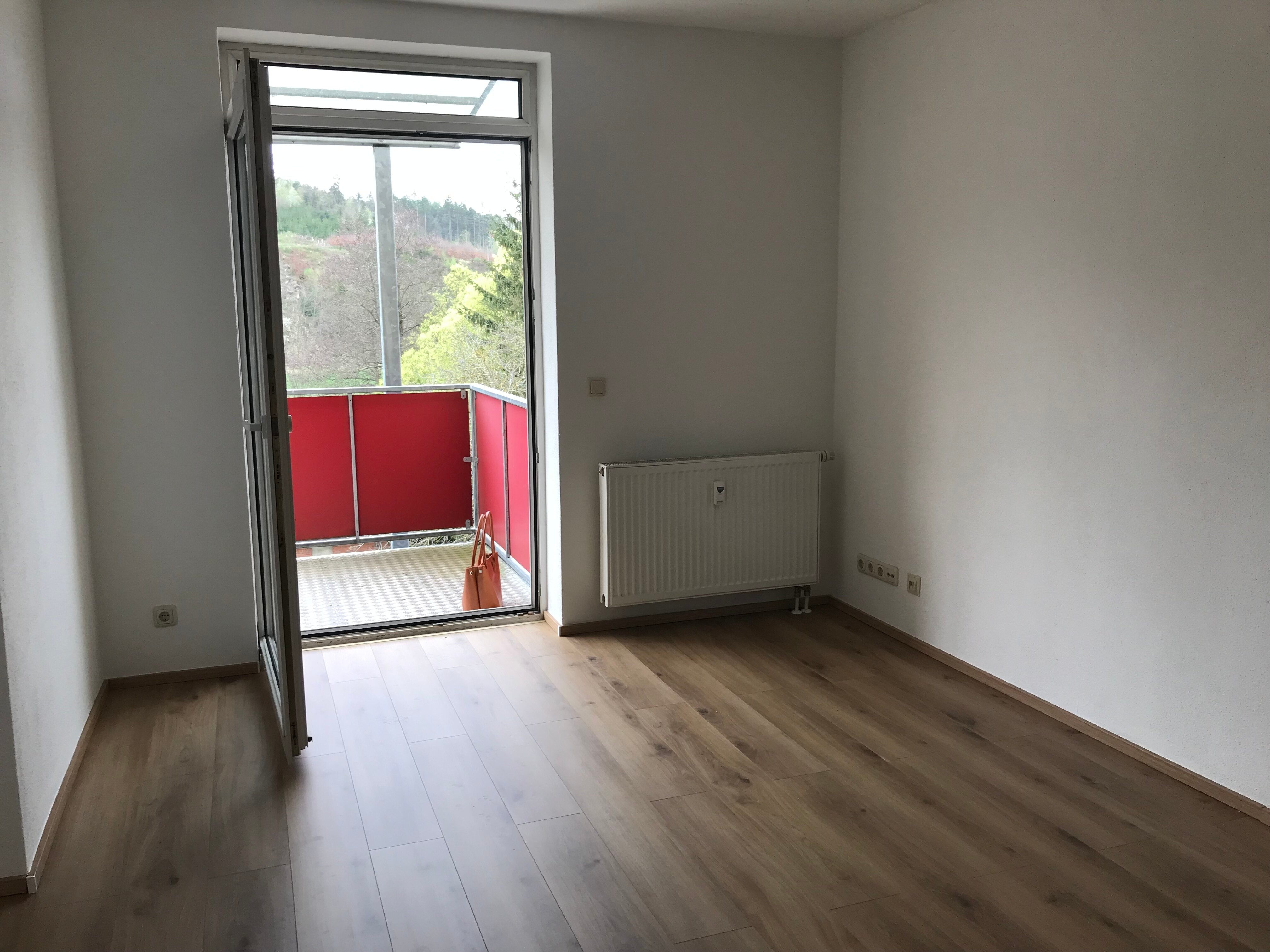 Wohnung zur Miete 240 € 1 Zimmer 40 m²<br/>Wohnfläche 3.<br/>Geschoss ab sofort<br/>Verfügbarkeit Egerstraße 124 Oelsnitz Oelsnitz 08606