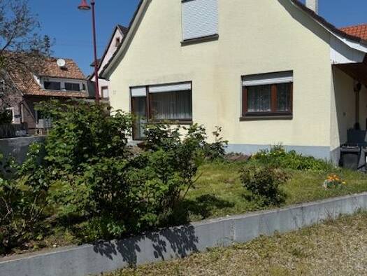 Einfamilienhaus zum Kauf 360.000 € 5 Zimmer 112 m² 300 m² Grundstück frei ab sofort Hauptstr.37 Gottenheim 79288