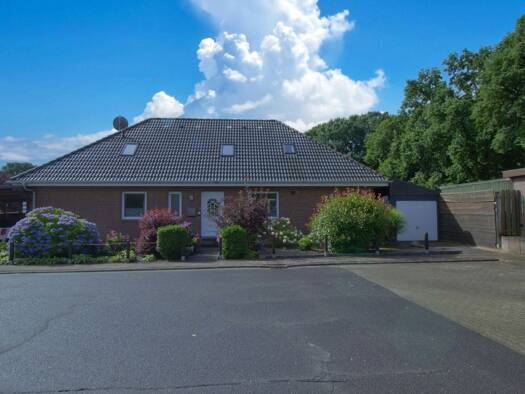 Einfamilienhaus zum Kauf 418.000 € 6 Zimmer 153,4 m² 946 m² Grundstück Burg 25712