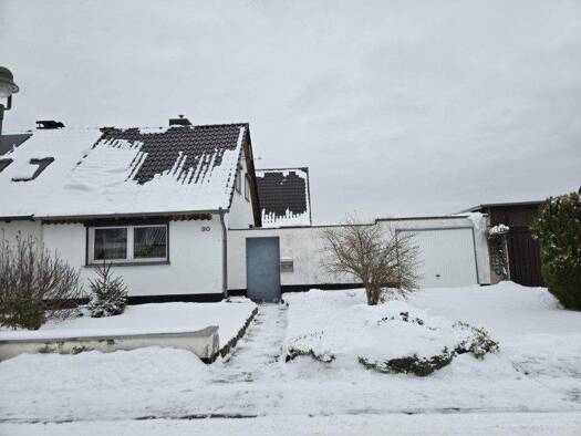 Doppelhaushälfte zum Kauf 150.000 € 5 Zimmer 110 m² 698 m² Grundstück Törten Dessau-Roßlau 06849